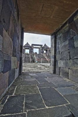  'Ratu Boko'의 신비로운 조형미와 시간의 흔적!